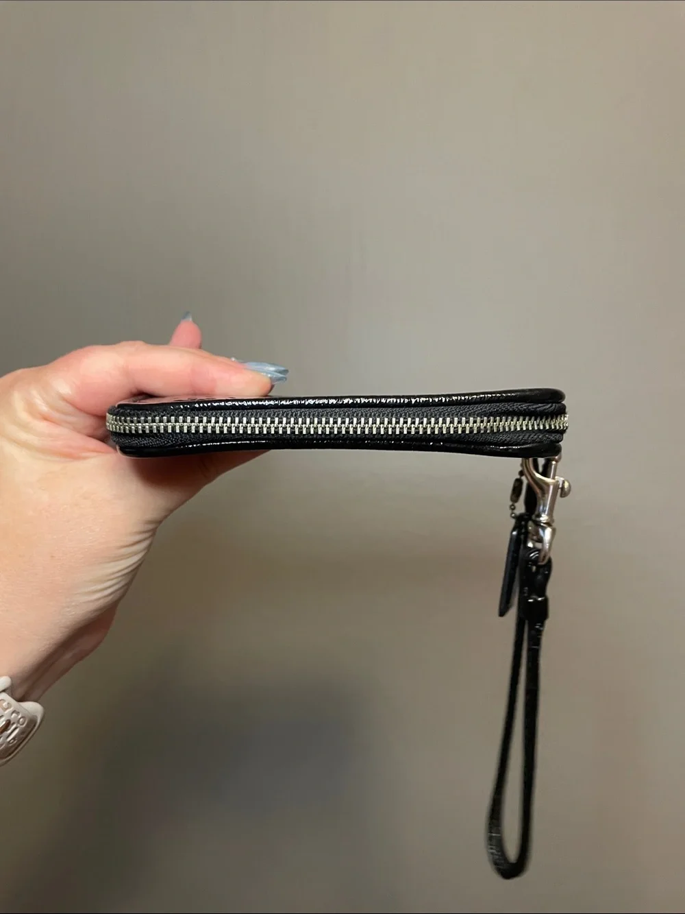 Coach POPPY Black Patent Leather Wristlet - GUC